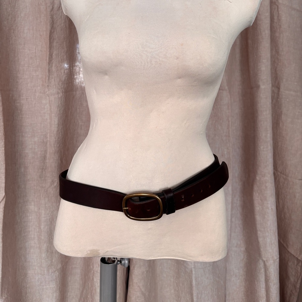 Duluth Trading Co Brown leather belt